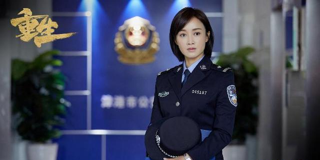 赵子琪在剧中饰演了秦驰的前妻冯潇