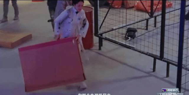 迪丽热巴开推3侦探造型