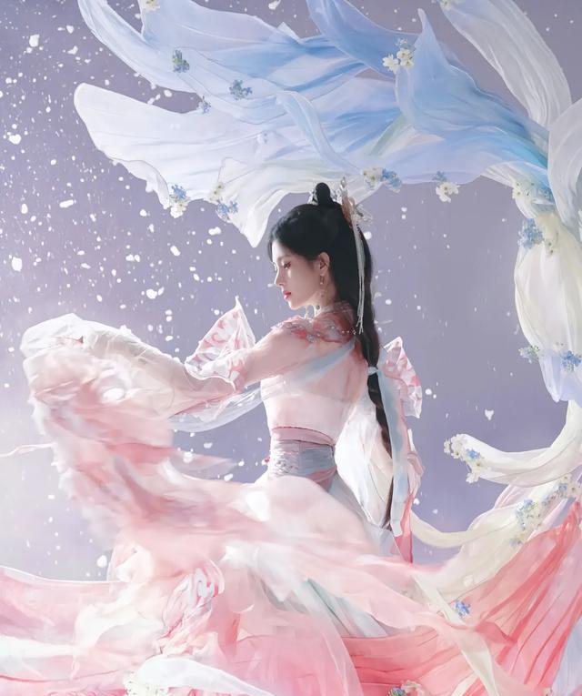 鞠婧祎敦煌舞台造型